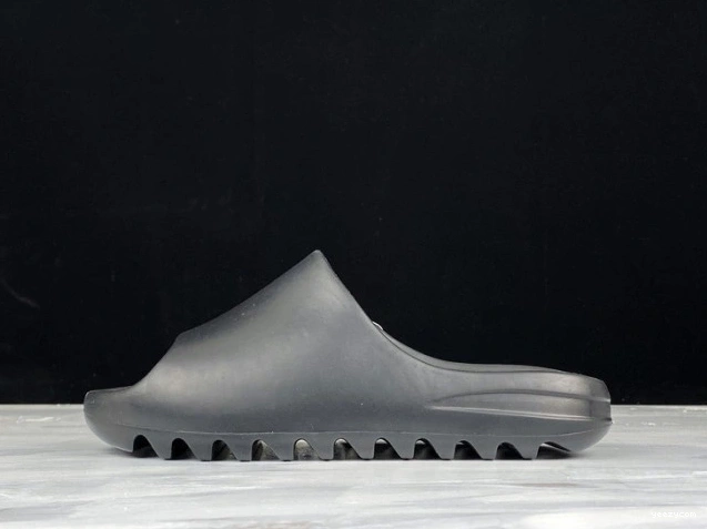 FX0495 Black Slide Adidas Yeezy 1001